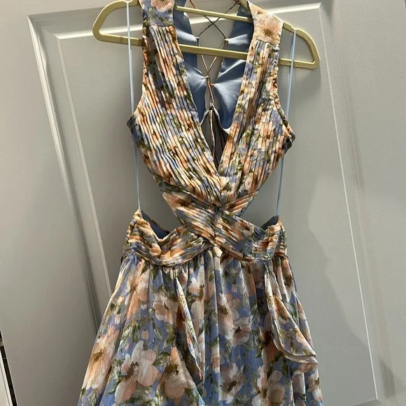 ASTR the Label Noya Floral Maxi Dress in Iris Blue Blush - Picture 5 of 12